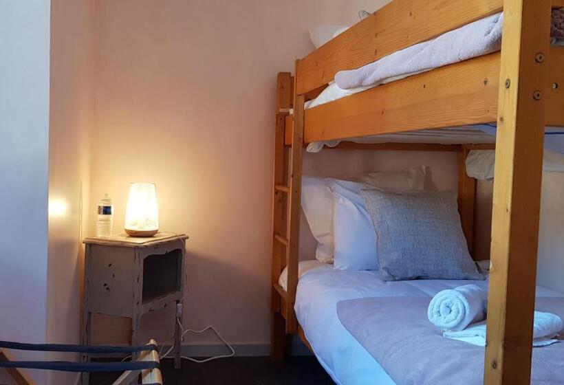 Семейный Номер, Hôtel Terminus