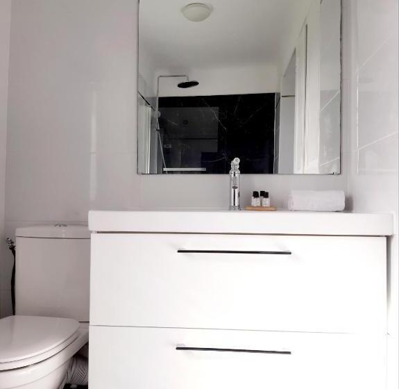 Номер Deluxe, Saint Charles Hôtel & Coliving Biarritz