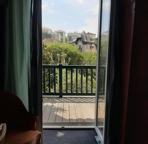 اتاق لوکس با بالکن, Saint Charles Hôtel & Coliving Biarritz