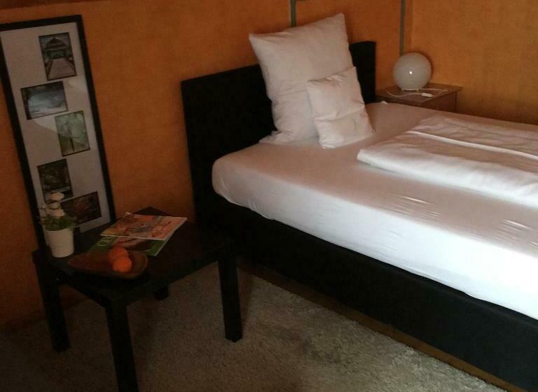 اتاق استاندارد یک نفره, B&b Bredl In Der Villa Ballestrem