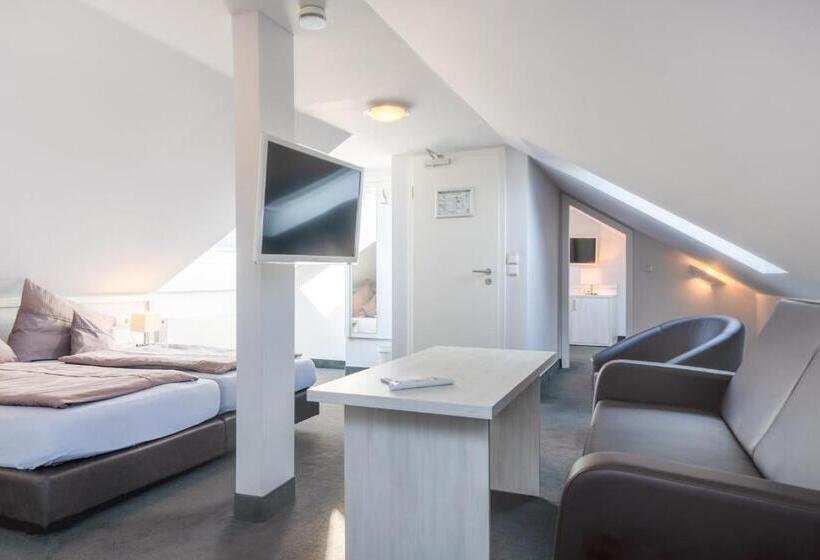 Семейный Номер, Hochseeinsel