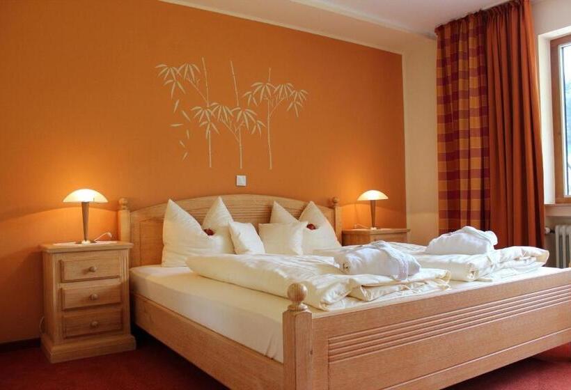Номер Стандарт с Балконом, Naturpurhotel Maarblick