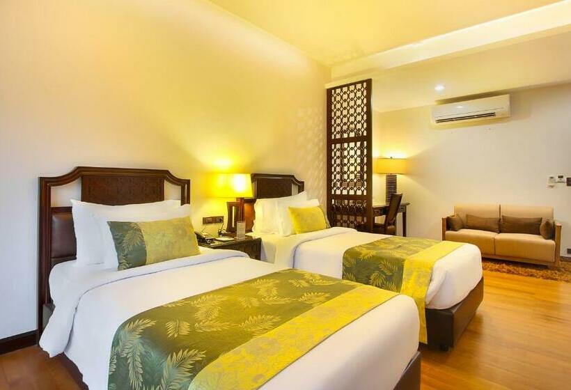 Номер Deluxe, Rimnaam Klangchan Hotel   Sha Plus