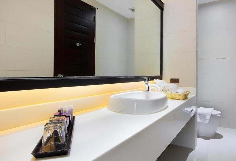 Номер Deluxe, Rimnaam Klangchan Hotel   Sha Plus