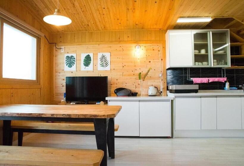 Дом 3 Спальни, Jeju Haebaragi Pension