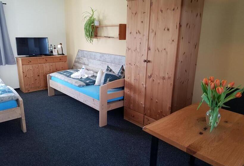 غرفة قياسية ثلاثية مطلة علي الحديقة, Landhotel Pathes Hof