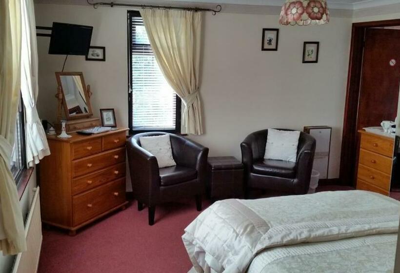 Quarto Triplo Estandar, Kingfisher Cottage