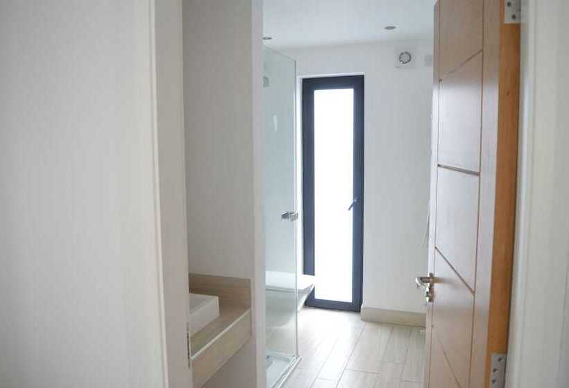 اتاق لوکس با چشم‌انداز باغ, Pier39portrush Adult Only