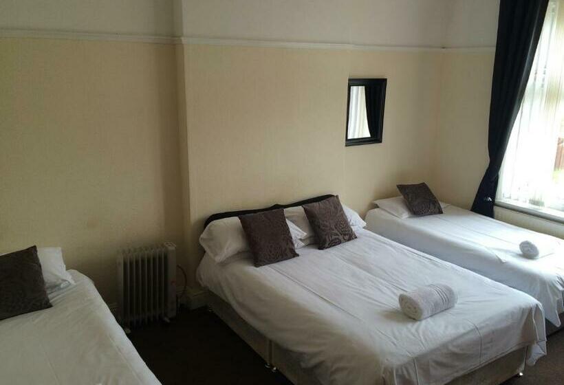 חדר משפחתי, Sheridans Budget Accomodation