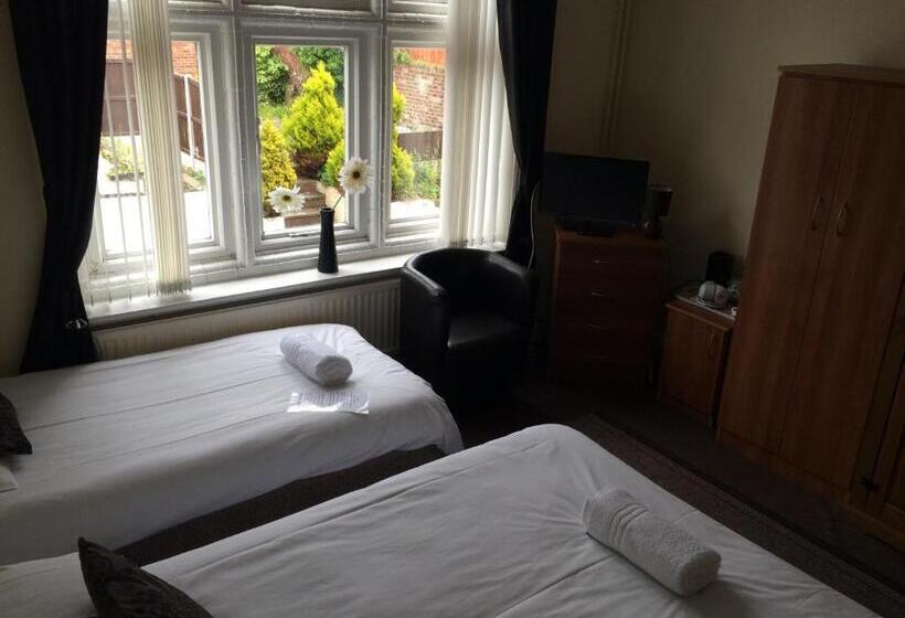 Семейный Номер, Sheridans Budget Accomodation