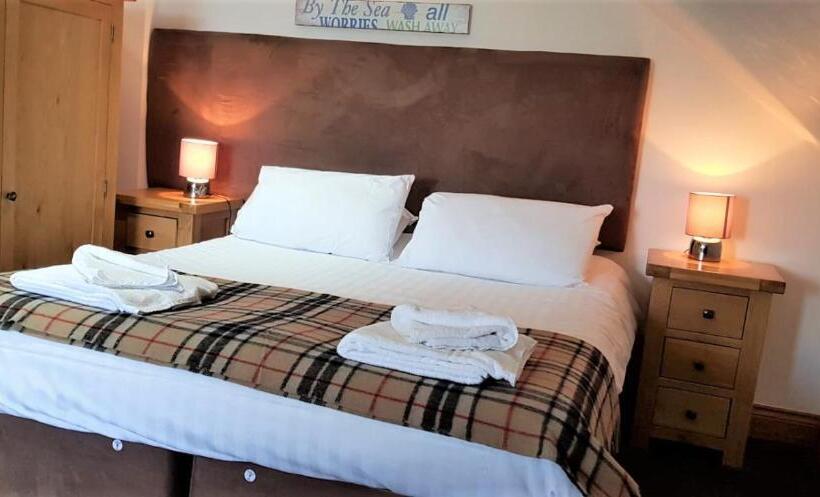 스탠다드 룸, The Harbour House Sea Front