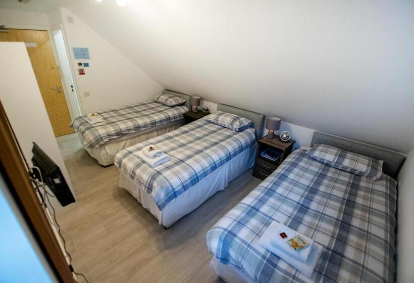اتاق استاندارد سه نفره, Corran Bunkhouse