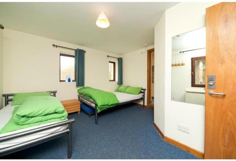 Кровать в Многоместном Номере с Общей Ванной, Yha Brecon Beacons