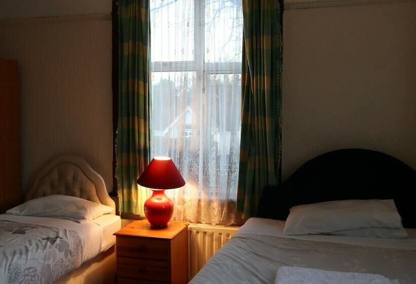 اتاق استاندارد سه تخته با سرویس بهداشتی مشترک, Lenton Lodge Guest House