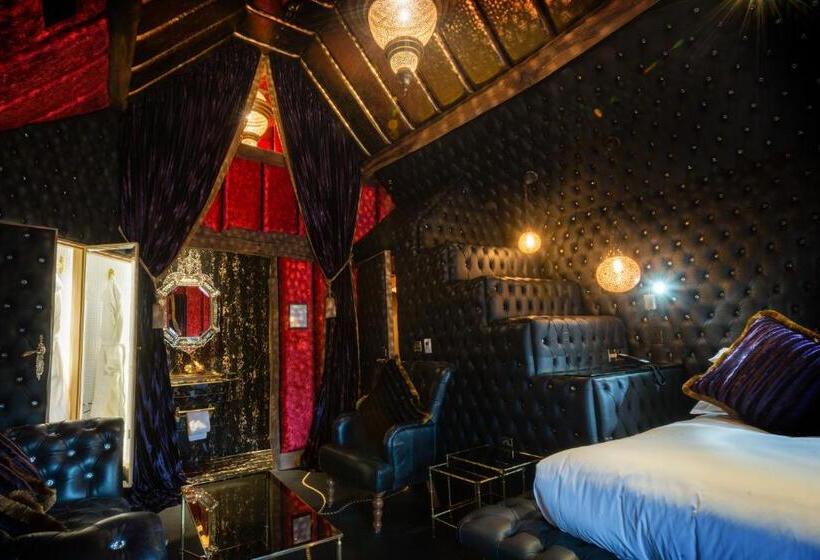 Номер Deluxe, Crazy Bear Beaconsfield