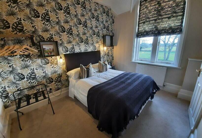 基本间, The Priory