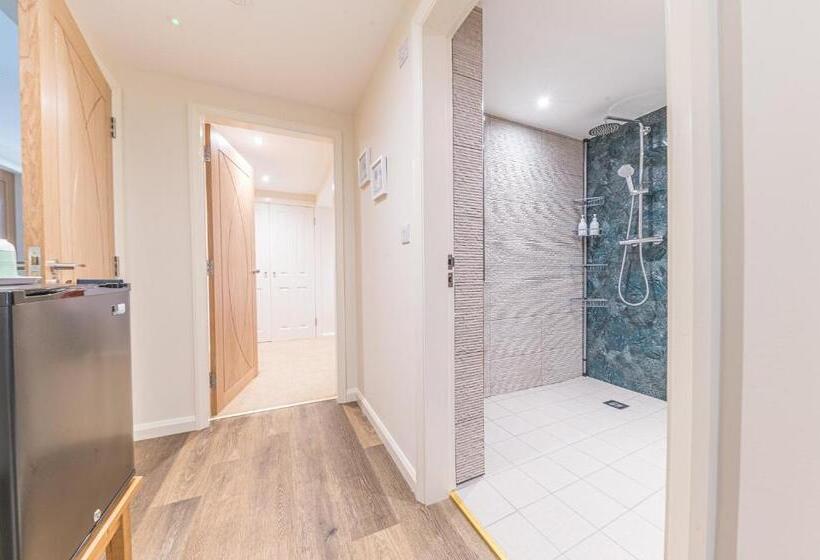 Люкс 2 Спальни, Meadowdore Stay B&b