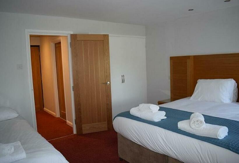 اتاق استاندارد سه نفره, Newlands Holidays
