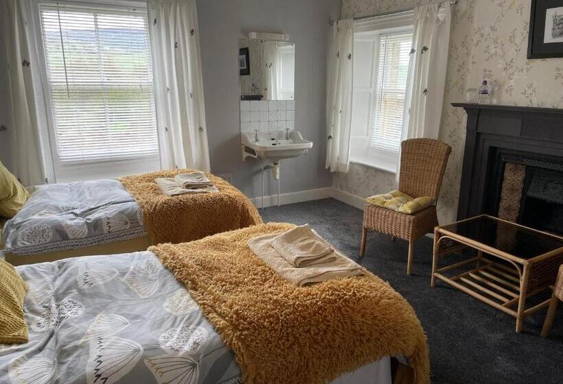 Standard room with outdoor bath, Thropton Demesne Farmhouse B&b