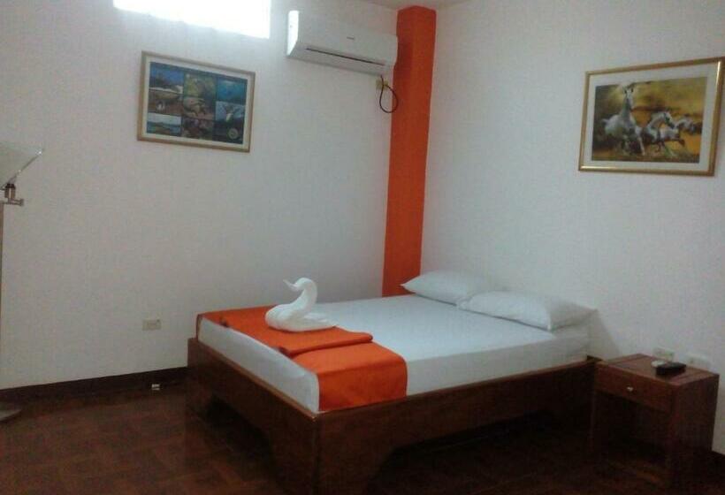 اتاق لوکس, Hostal El Pinzón