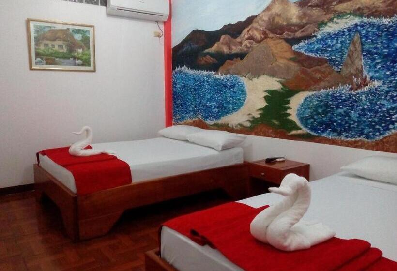 Economy Triple Room, Hostal El Pinzón