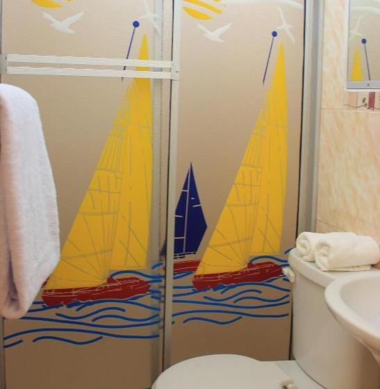 Economy Triple Room, Hostal El Pinzón