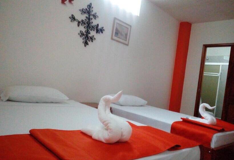 Economy Quadruple Room, Hostal El Pinzón