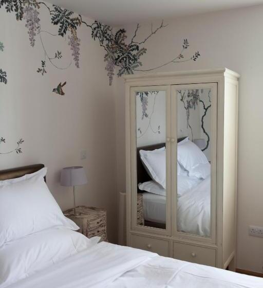 Классический Номер, Eckington Manor