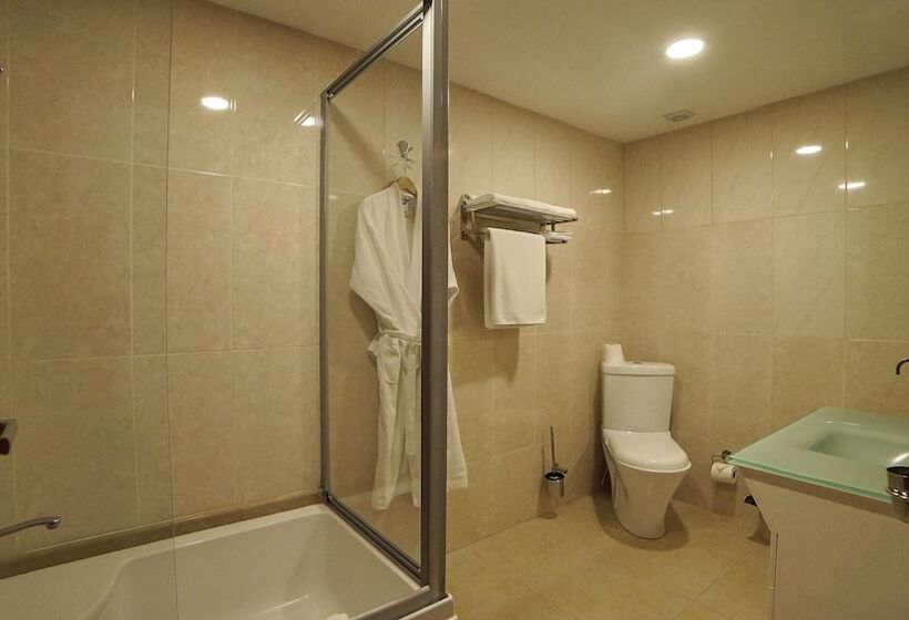 Quarto Triplo Deluxe, Kobuleti Beach Club