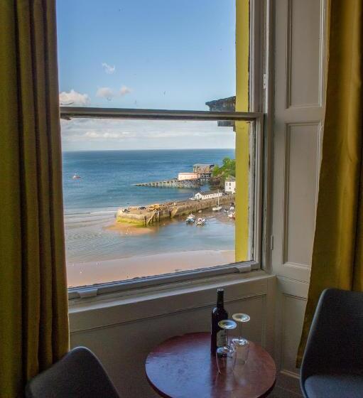 חדר משפחתי נוף לים, Royal Lion