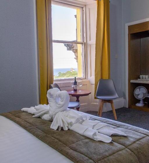 חדר משפחתי נוף לים, Royal Lion