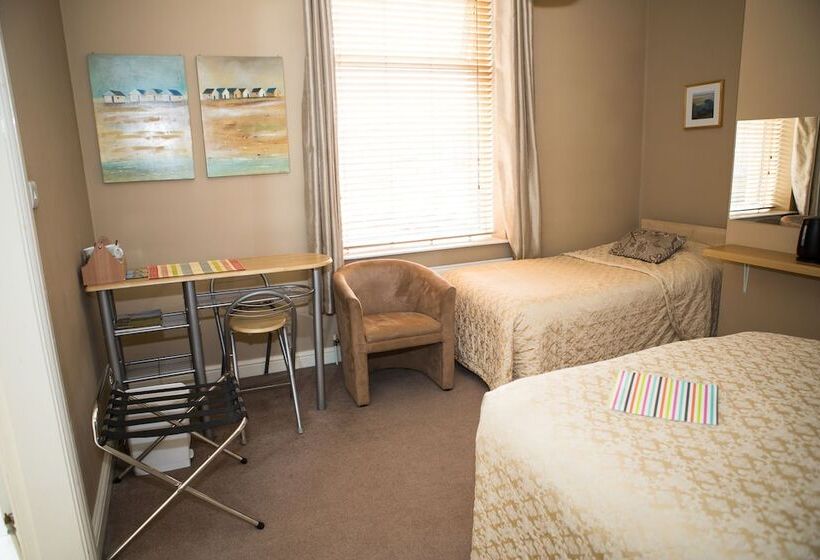 Семейный Номер, Oak House B&b