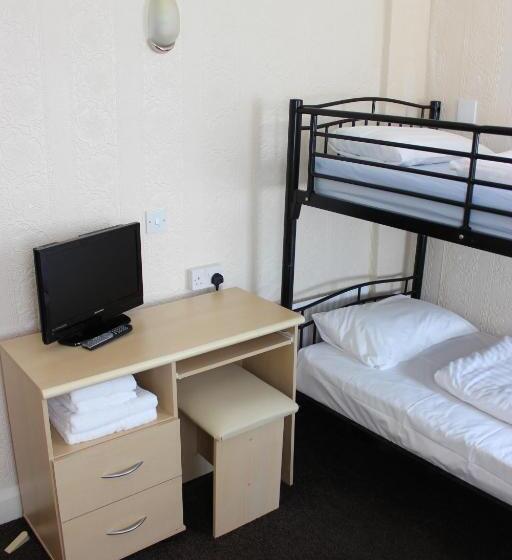 Семейный Номер, The Colwyn   Near Pleasure Beach