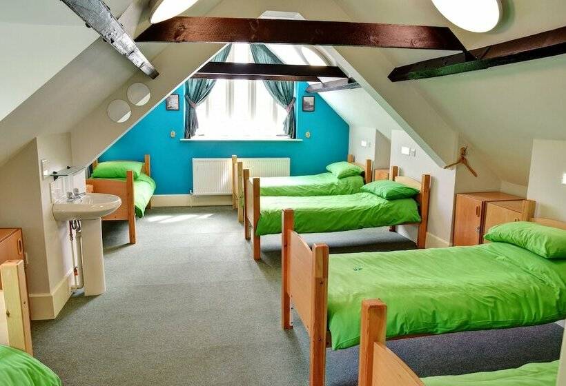 سرير فى غرفة مشتركة مزودة بحمام مشترك, Yha Boscastle   Hostel