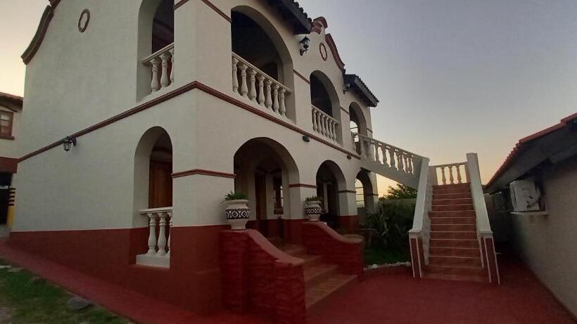 Четырехместный Номер Стандарт с Балконом, Posada Del Infinito