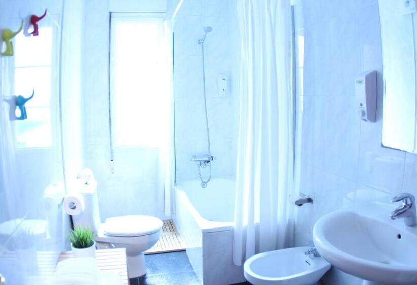 패밀리 룸 공용 욕실, Zubia Urban Rooms