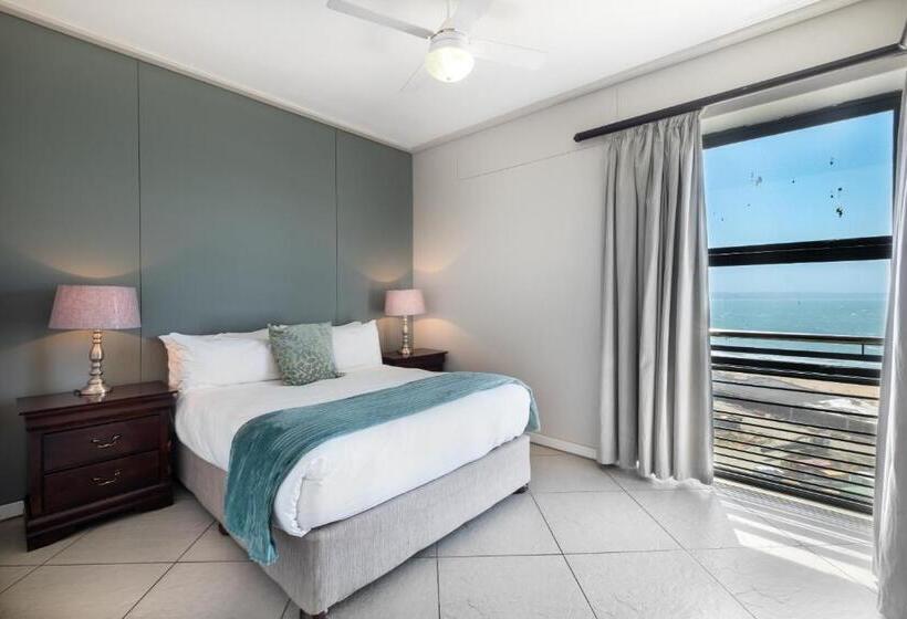 آپارتمان ممتاز سه‌خوابه رو به دریا, Point Waterfront Apartments