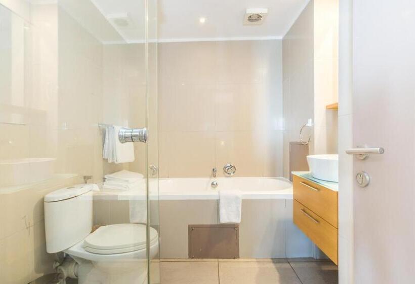 آپارتمان ممتاز سه‌خوابه رو به دریا, Point Waterfront Apartments
