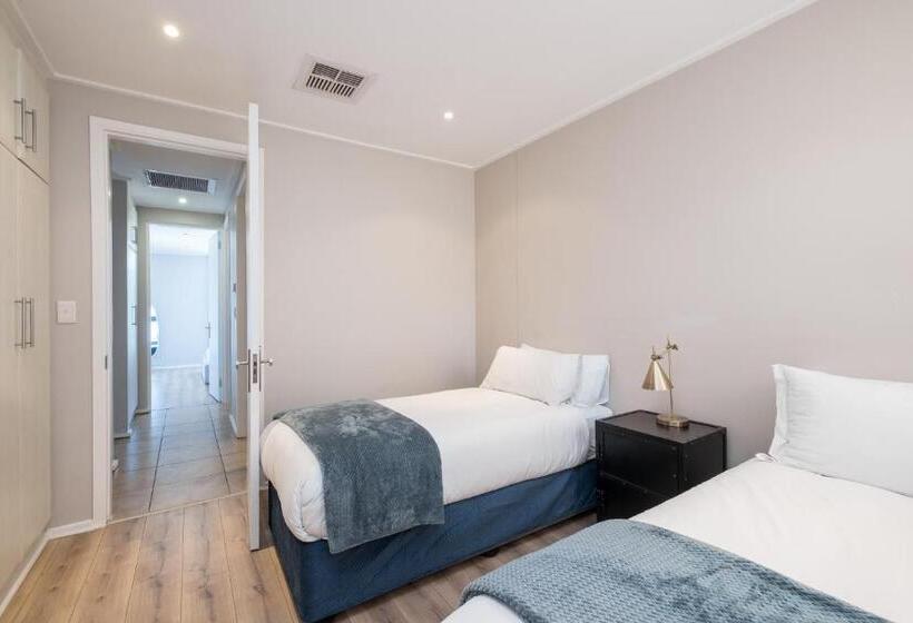 آپارتمان لوکس 2 خوابه, Point Waterfront Apartments