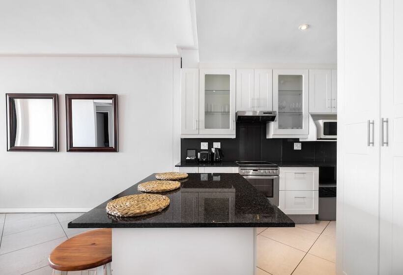 2 Bedroom Deluxe Apartment Sea View, Point Waterfront Apartments