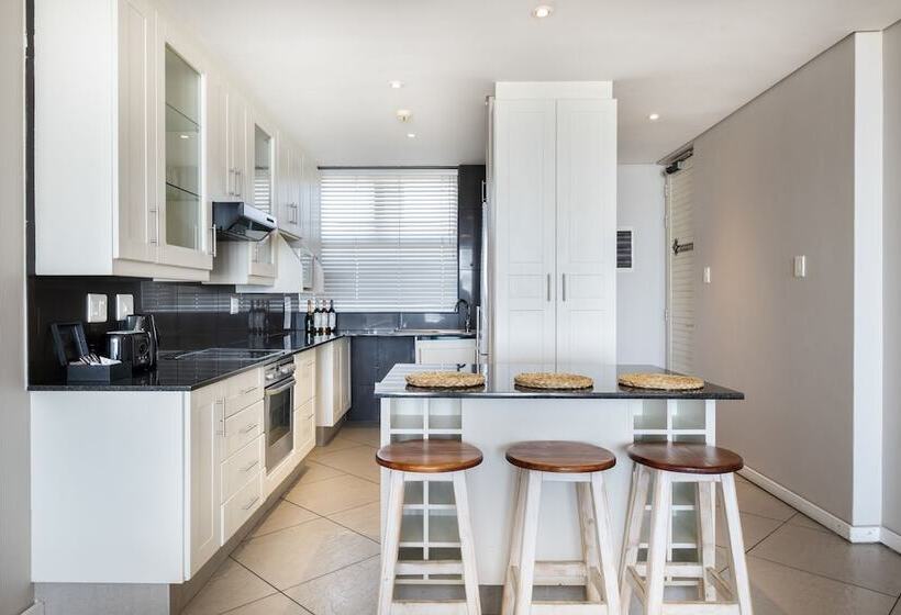 2 Bedroom Deluxe Apartment Sea View, Point Waterfront Apartments