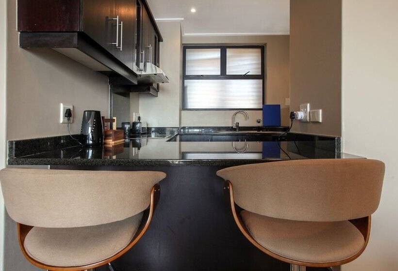آپارتمان لوکس 2 خوابه, Point Waterfront Apartments