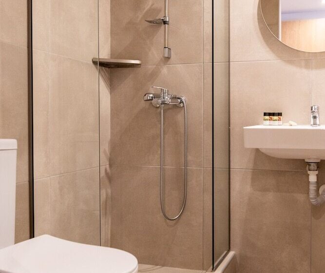Полулюкс, Mystery Suites & Apartments