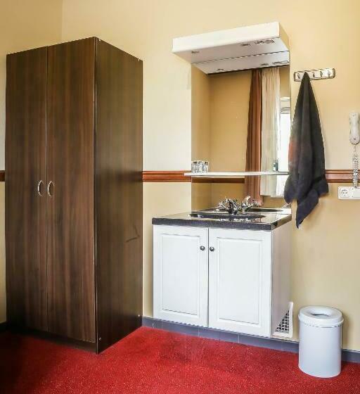 Quarto Estandar Individual Banheiro Compartilhado, Frans Op Den Bult