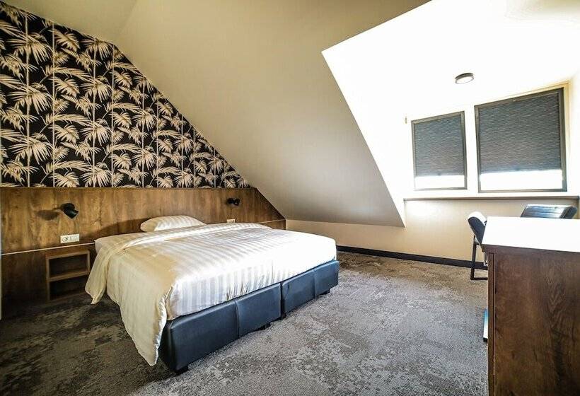 Quarto Deluxe Individual, Frans Op Den Bult