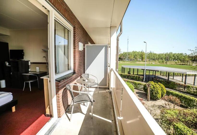 Quarto Estandar com Sacada, Frans Op Den Bult