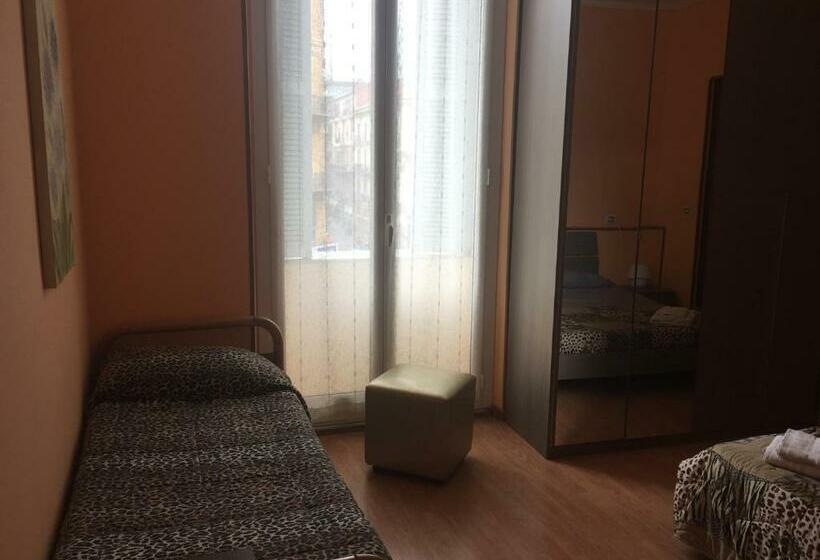 اتاق استاندارد سه تخته با بالکن, Locanda Beatrice