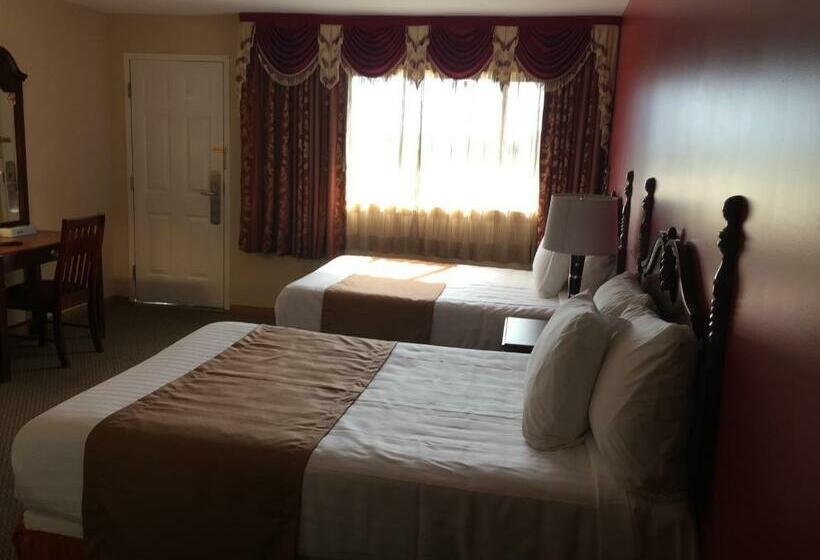 带2个双人床的标准工作室, Masterson's Motel