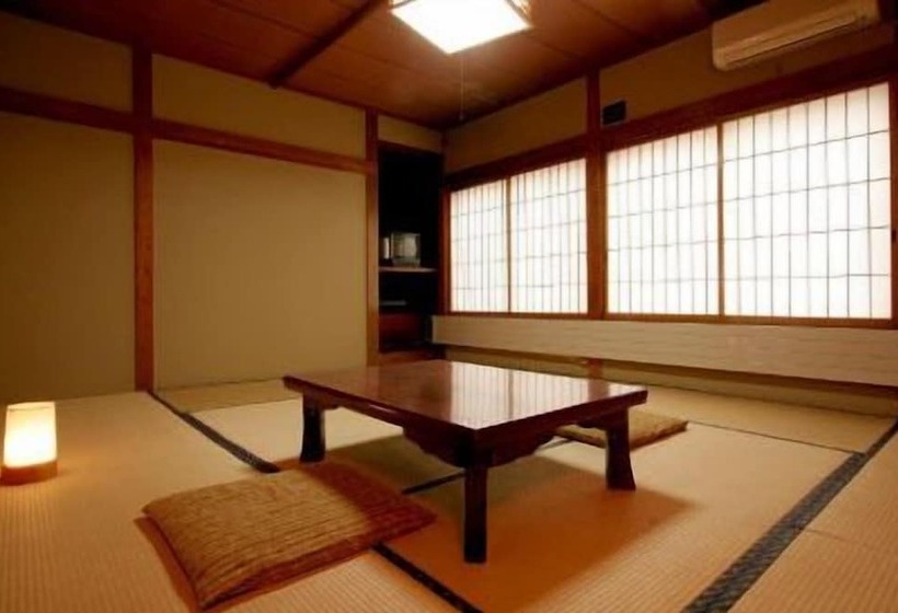 Номер Economy с общей ванной комнатой, Ougiya Ryokan