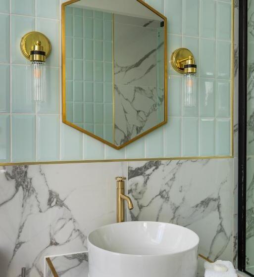 高级大房间, The George